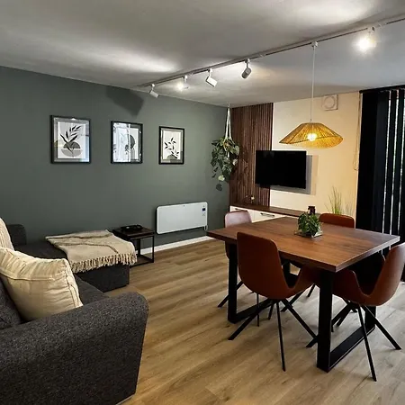 Chez Denis Et Jenni A Sur Lesse הן - סור - לסה