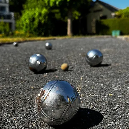 Chez Denis Et Jenni A Sur Lesse הן - סור - לסה